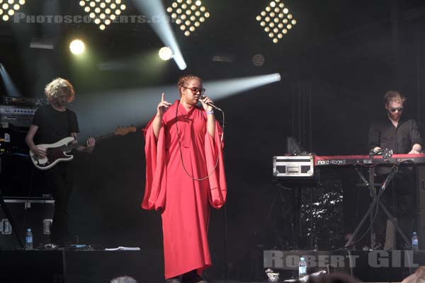 SEINABO SEY - 2015-08-30 - SAINT CLOUD - Domaine National - Scene de l'Industrie - 